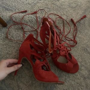 Size 8. New York and Company. Strappy heels. They are super cute on!